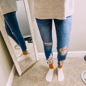 AMERICAN EAGLE ripped skinny jeans🌈🥰